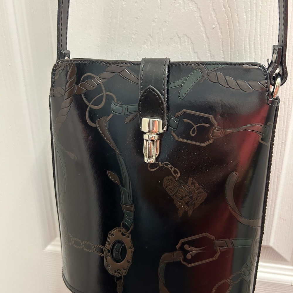 Elegant Black Leather Shoulder Bag